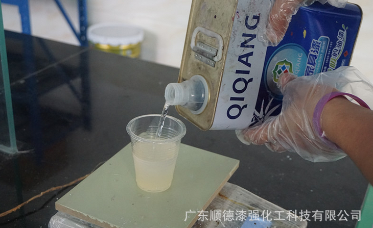 雏鸟APP雏鸟无码视频漆厂家教您雏鸟无码视频刷漆步骤1