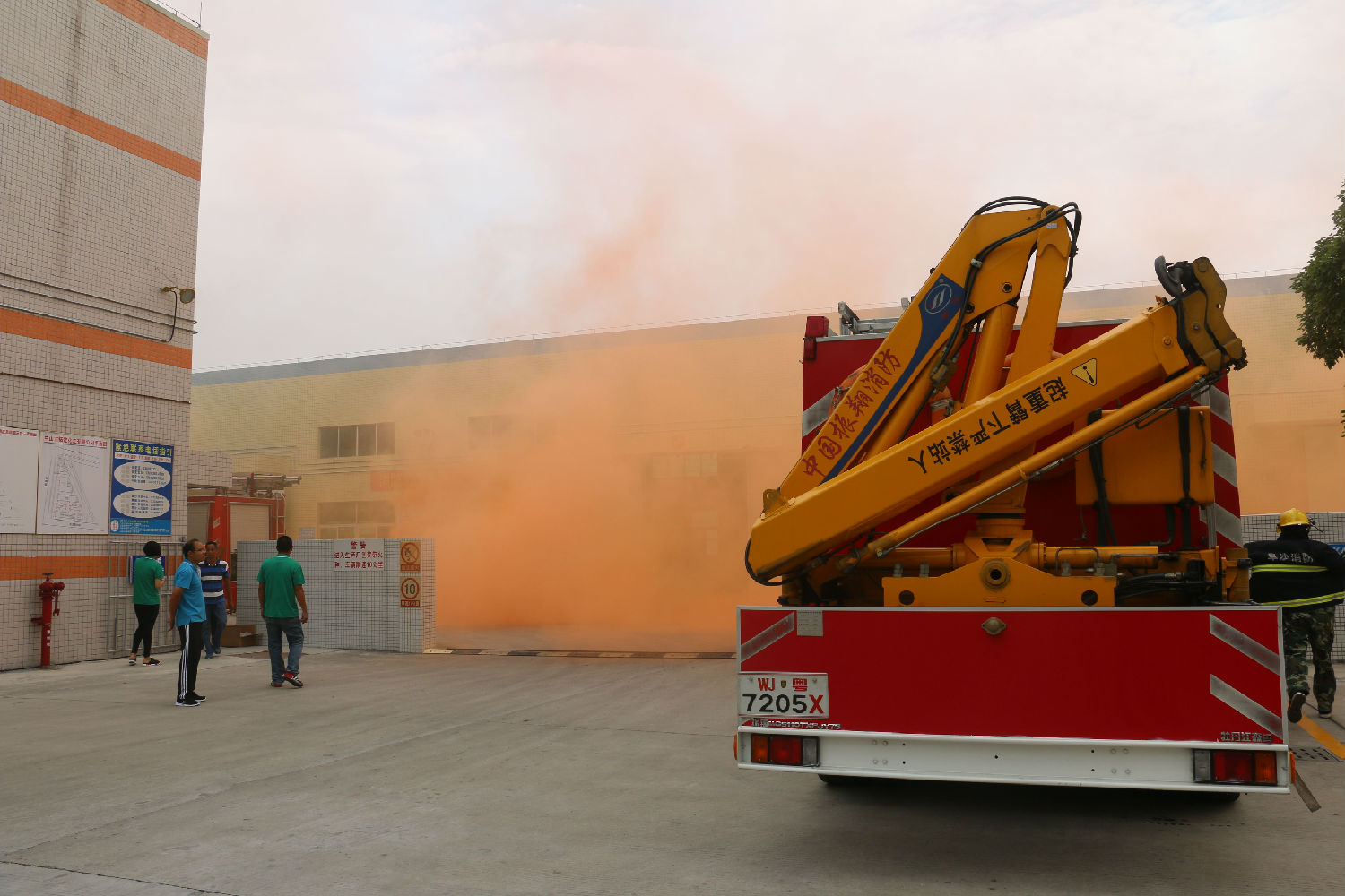 雏鸟APP化工消防演练 (1)